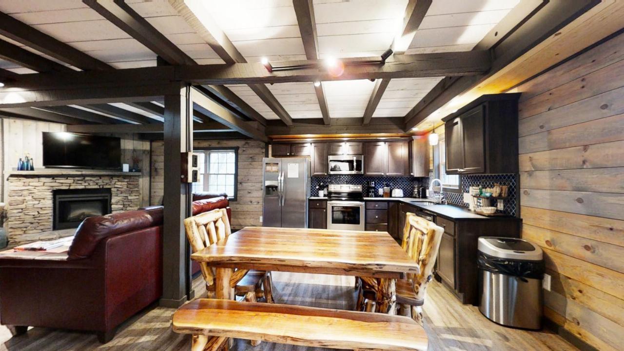 Bigfoots Hideaway Cabin 개틀린버그 외부 사진