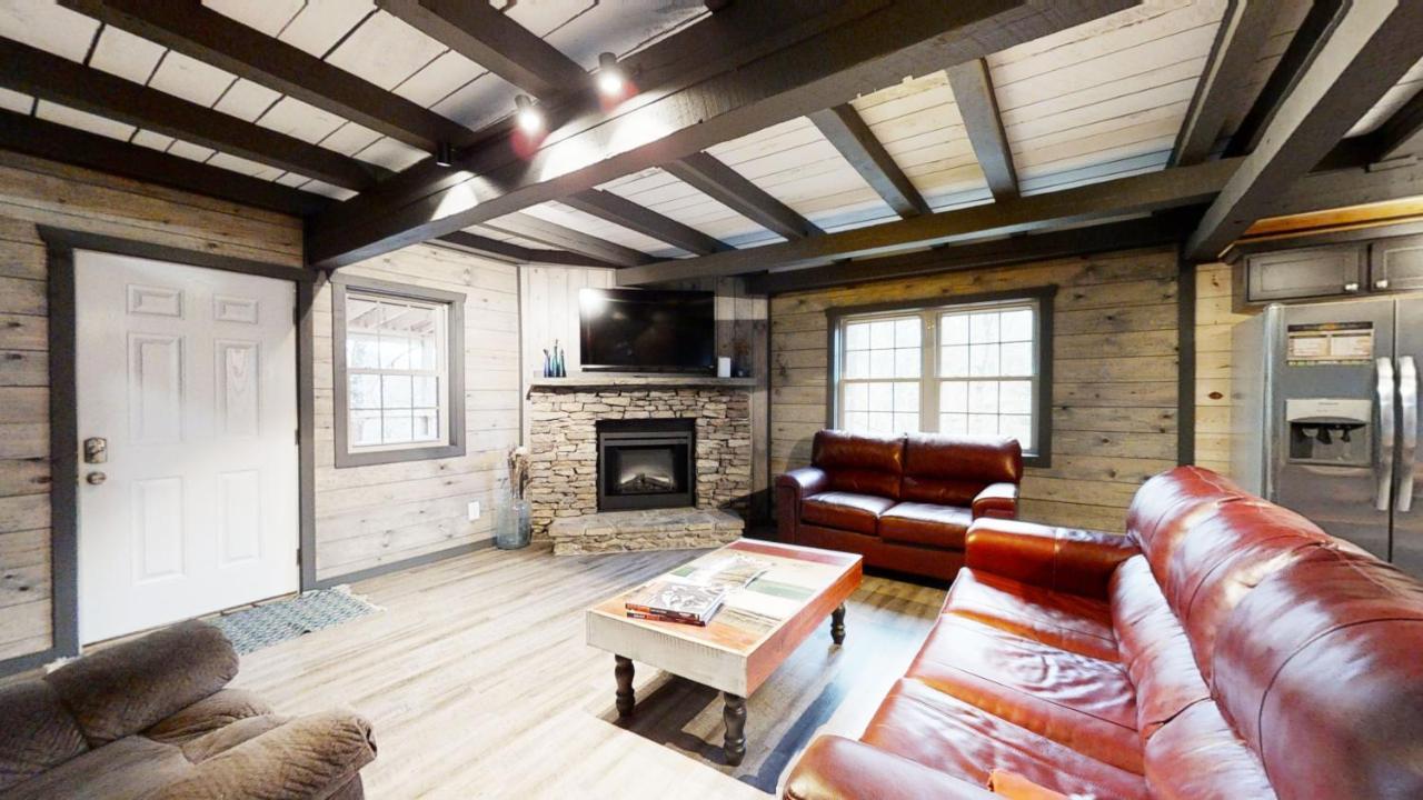 Bigfoots Hideaway Cabin 개틀린버그 외부 사진