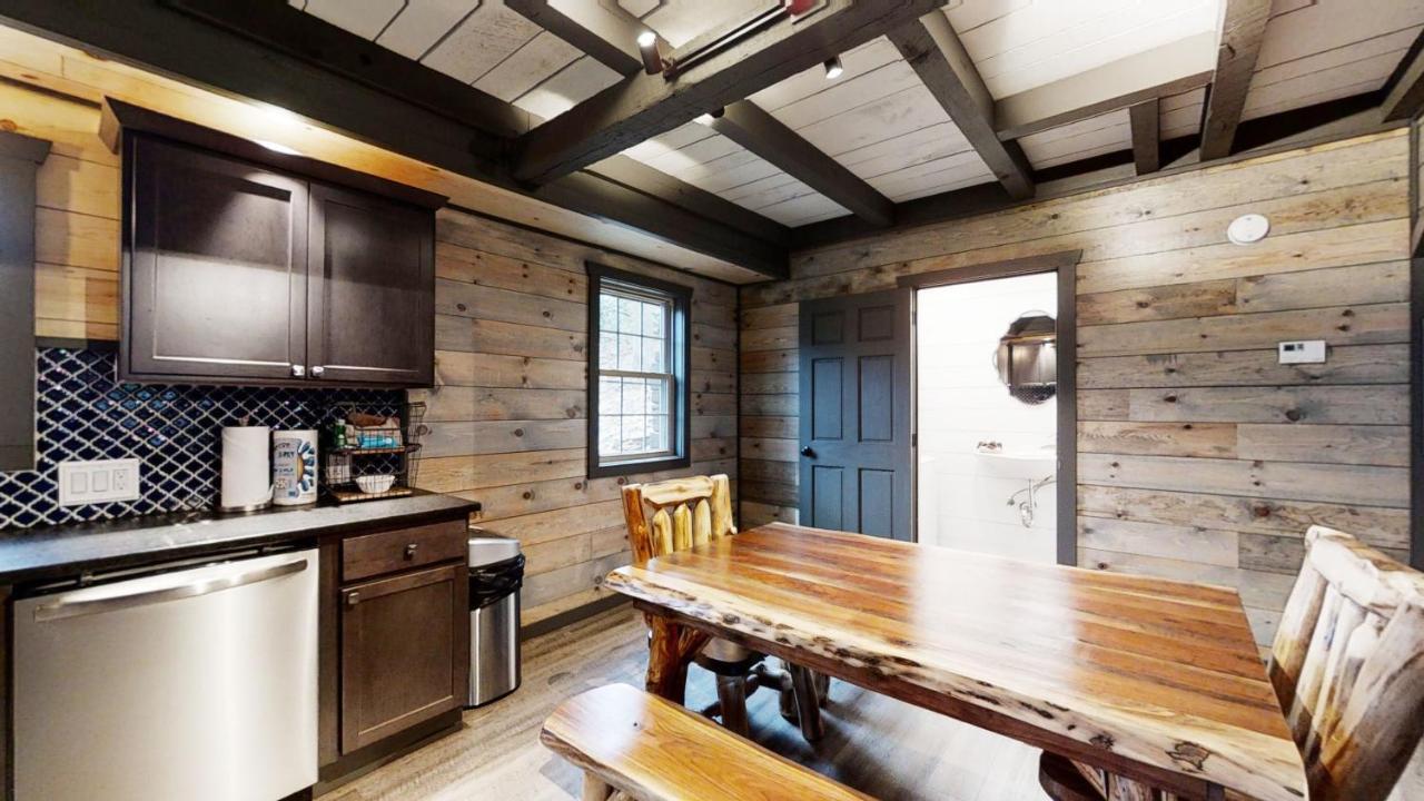 Bigfoots Hideaway Cabin 개틀린버그 외부 사진