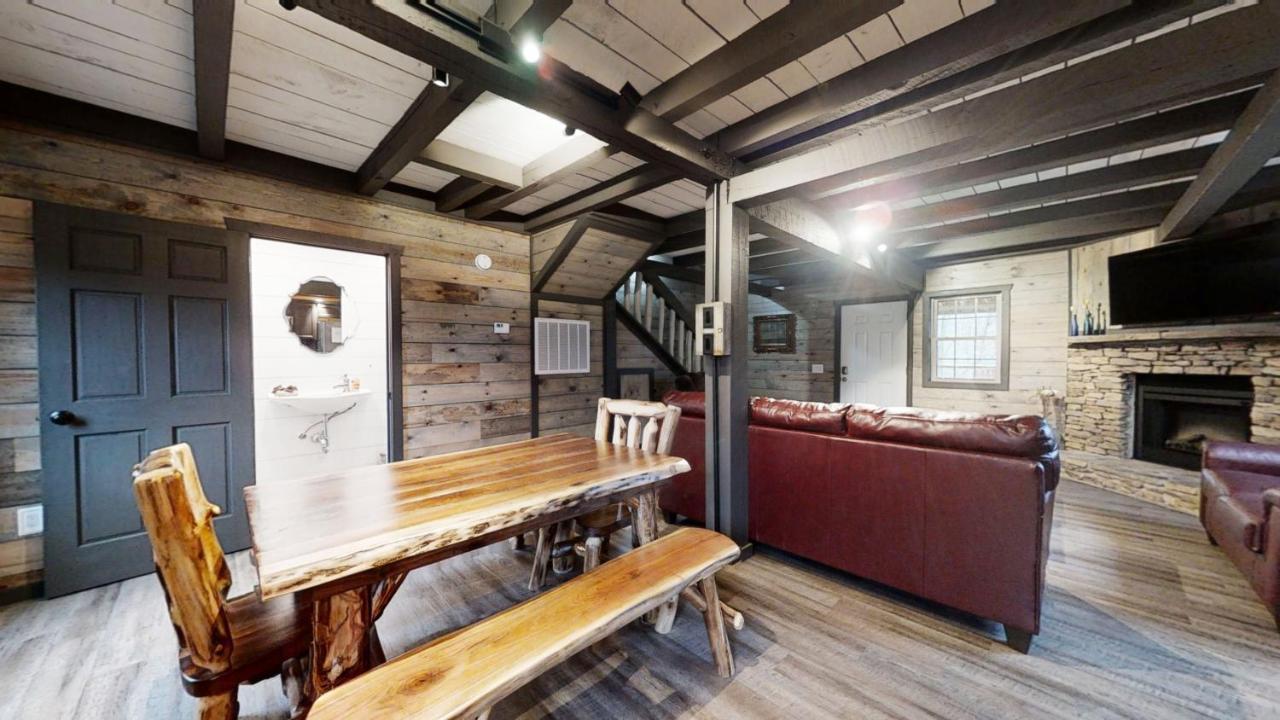 Bigfoots Hideaway Cabin 개틀린버그 외부 사진