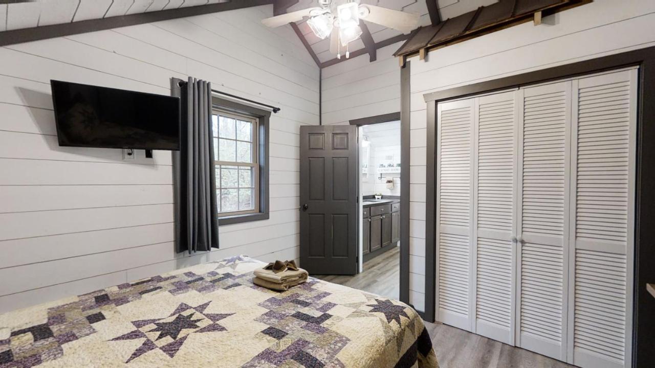 Bigfoots Hideaway Cabin 개틀린버그 외부 사진