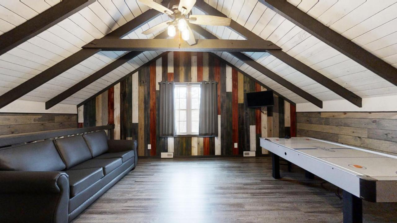 Bigfoots Hideaway Cabin 개틀린버그 외부 사진